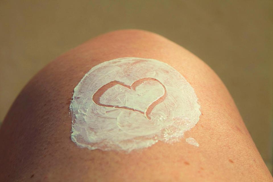 Peau sèche sur les jambes que faire pour les éliminer ?